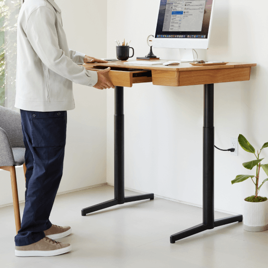 Pilot Standing Desk
