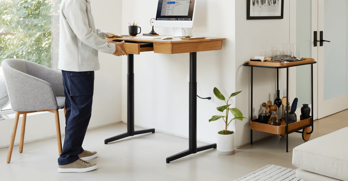 Pilot Standing Desk